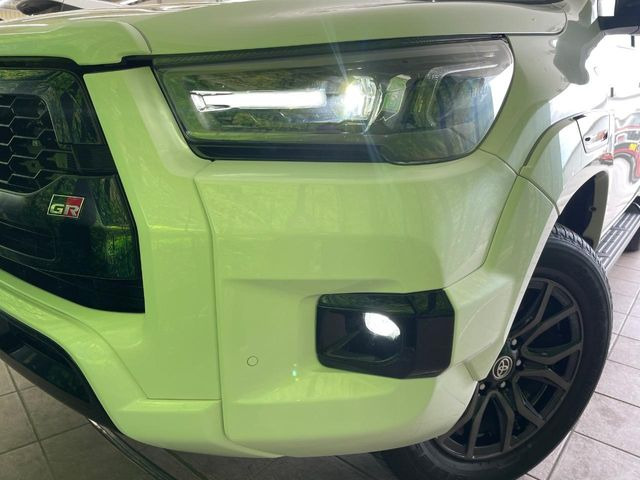 �yLED�w�b�h���C�g�z���V����ԑ��s�����ǍD�Ȏ��E���m�ۂ����S���ĉ^�]�ł��鍂�P�xLED�w�b�h���C�g�𑕔�!�_�����x�������A����d�͂��}�����Ă��܂��B