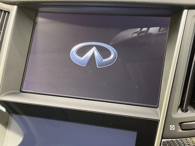 【メーカー純正ナビ】インテリアに溶け込むスタイリッシュな「専用設計」メーカーナビを装備♪視認性や操作性など基本性能にも優れ、より上質なカーライフをお楽しみいただけます。