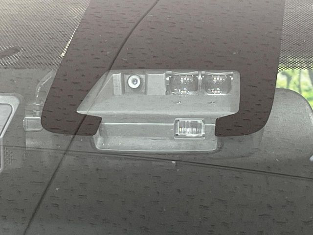 �y�g���^�Z�[�t�e�B�Z���X�z���s���ɑO���̎ԗ�����F�����A�Փ˂������Ȏ��͌x��ƃu���[�L�ŏՓˉ���Ɣ�Q�y�����A�V�X�g�B�����S�Ƀh���C�u�����y���݂��������܂��B