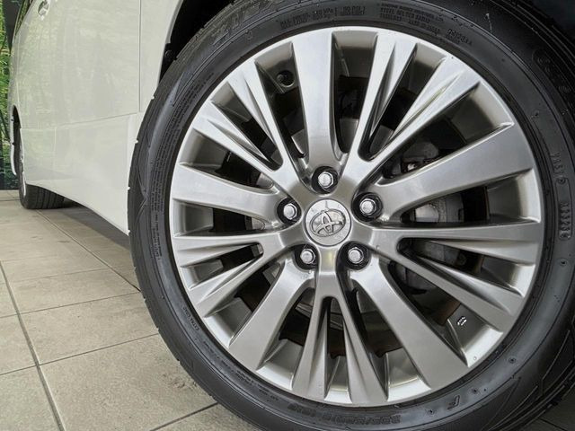 �y����18�C���`�A���~�z�C�[���z�O�ςɃ}�b�`���������A���~�z�C�[���𑕒����Ă���܂��B�e��ЊO�A���~�z�C�[����A�X�^�b�h���X�^�C�����戵�����Ă���܂��B���񂲑��k����������