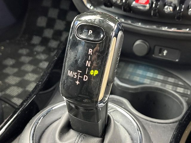 ��MT���[�h�t��AT:�ʏ�͎����ł����Ȃ���ϑ�(�M�A�`�F���W)���h���C�o�[�̑���ɂ���ĈӐ}�I�ɕς�����V�X�e���ł��B����w���i�̃h���C�u�����y���݂��������܂�!