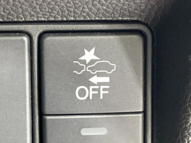 �y�z���_�Z���V���O�z���s���ɑO���̎ԗ�����F�����A�Փ˂������Ȏ��͌x��ƃu���[�L�ŏՓˉ���Ɣ�Q�y�����A�V�X�g�B�����S�Ƀh���C�u�����y���݂��������܂��B