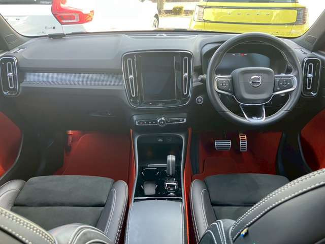 XC40T4 AWD Rデザイン 4WD