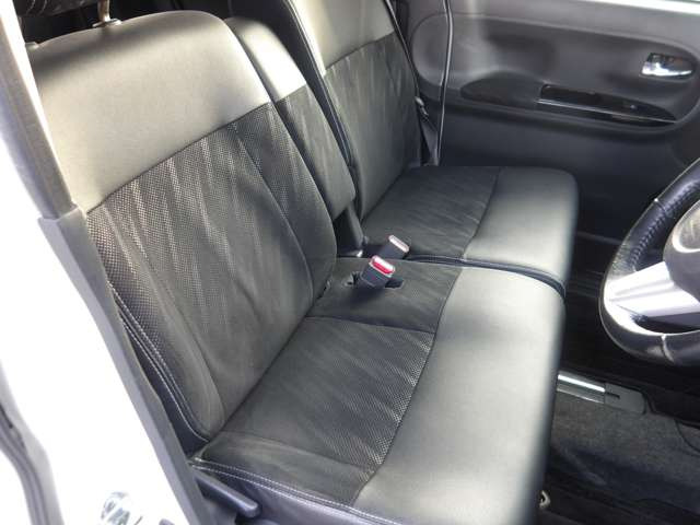 �g�̂���������Ǝx����t�����g�V�[�g�B�^�]�Ȃ܂��ɂ͏\���ȃX�y�[�X������̂ő啿�ȕ��ł��������^�]���邱�Ƃ��ł��܂�!�������^�]���Ă����Ȃ��ł��ˁ�