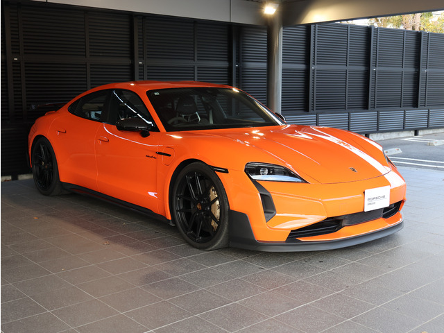 タイカンターボ GT ウィズ ヴァイザッハパッケージ 4WD