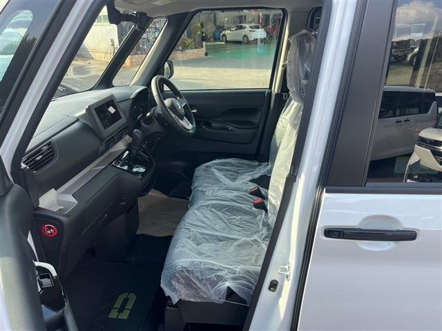 デリカミニT プレミアム 4WD