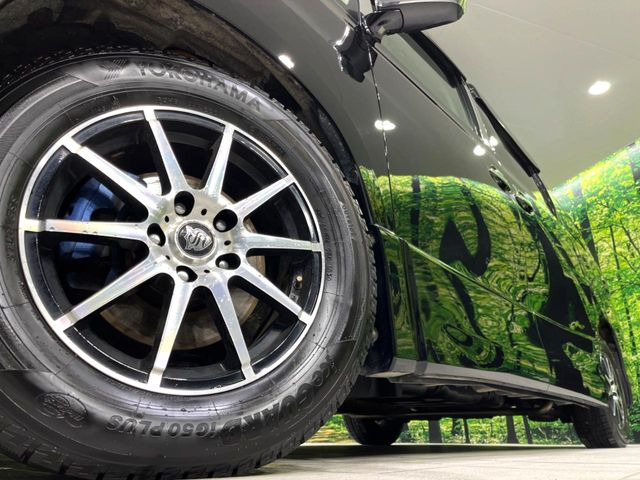 【16インチアルミホイール】外観にマッチしたアルミホイールを装着しております。各種アルミホイールや、スタッドレスタイヤも取扱いしております。是非ご相談ください♪