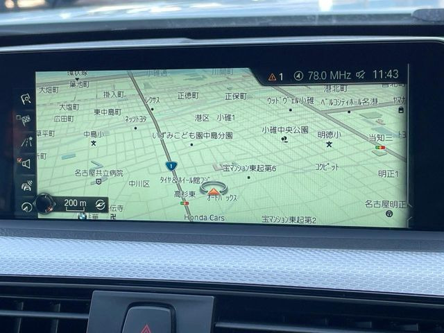 �������i�r:��̊��̂���i�r�́A����������ԓ������o���Ă���܂��BBluetooth�Đ��ȂǃI�[�f�B�I�@�\���[�����Ă���܂��̂ŁA�^�]�����y���߂܂���