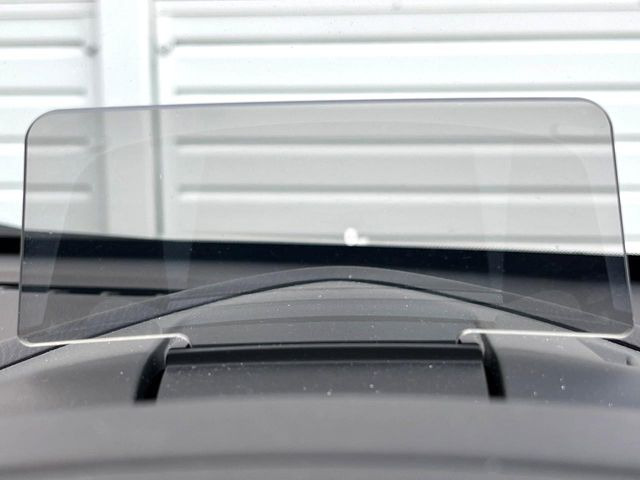 �y�w�b�h�A�b�v�f�B�X�v���C�z���݂̑��x�⑖�s�����f�W�^���\���ŉ^�]�ȑO���̃K���X�ɓ��e!�^�]���A�ڐ������炳���K�v�ȏ����m�F�ł���̂łƂ��Ă��֗��ň��S!