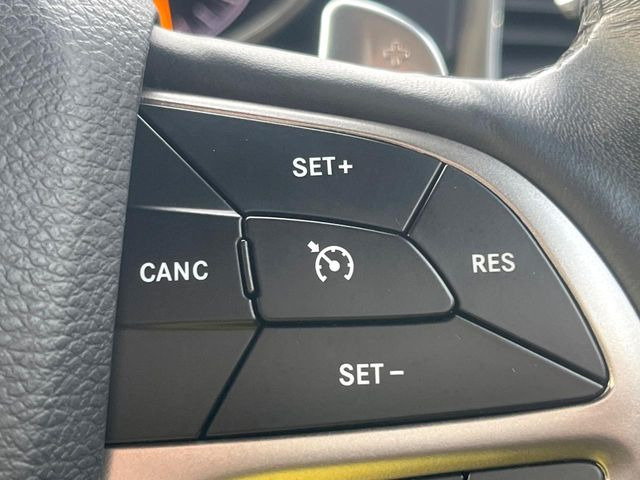 ���I�[�g�N���[�Y�R���g���[��:�������H�⎩���Ԑ�p���H���ɂāA�葬���q���\�ƂȂ�֗��ȋ@�\�ł��B�������ړ��̍ۂł����ɂ����֗��ɂ��g�����������܂���