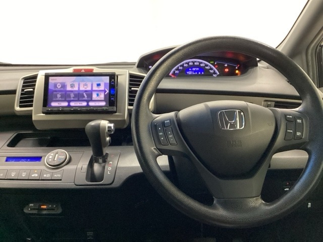 フリードスパイク1.5 G プレミアムエディション