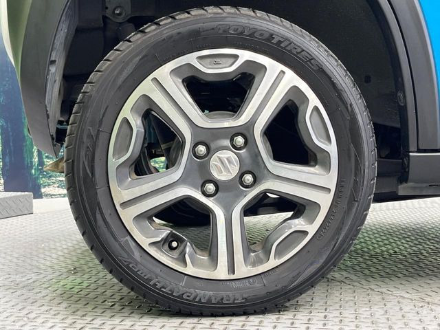 �y����15�C���`�A���~�z�C�[���z�O�ςɃ}�b�`���������A���~�z�C�[���𑕒����Ă���܂��B�e��ЊO�A���~�z�C�[����A�X�^�b�h���X�^�C�����戵�����Ă���܂��B���񂲑��k������