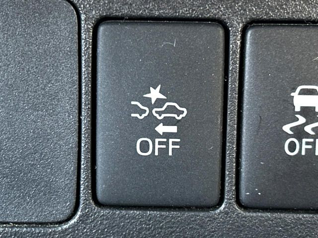 �y�X�}�[�g�A�V�X�g�z���s���ɑO���̎ԗ�����F�����A�Փ˂������Ȏ��͌x��ƃu���[�L�ŏՓˉ���Ɣ�Q�y�����A�V�X�g�B�����S�Ƀh���C�u�����y���݂��������܂��B