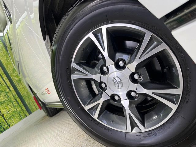 【純正15インチアルミホイール】外観にマッチした純正アルミホイールを装着しております。各種社外アルミホイールや、スタッドレスタイヤも取扱いしております。是非ご相談ください♪
