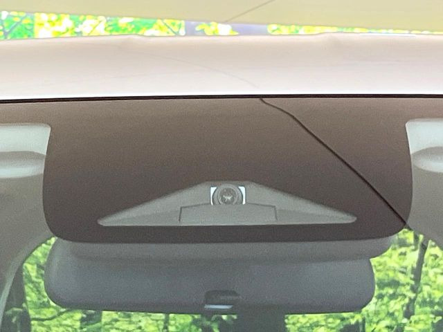 �y�z���_�Z���V���O�z���s���ɑO���̎ԗ�����F�����A�Փ˂������Ȏ��͌x��ƃu���[�L�ŏՓˉ���Ɣ�Q�y�����A�V�X�g�B�����S�Ƀh���C�u�����y���݂��������܂��B