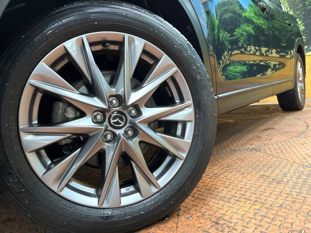 【純正19インチアルミホイール】外観にマッチした純正アルミホイールを装着しております。各種社外アルミホイールや、スタッドレスタイヤも取扱いしております。是非ご相談ください♪