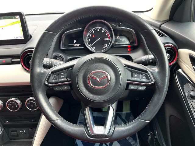 �y�����v�����X�e�A�����O�z�㎿�Ȋv���g�p���邱�ƂŁA��ɂ����������݂ƂĂ��^�]���₷���n���h���ł���