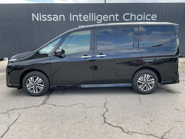 セレナ1.4 e-4ORCE ハイウェイスターV 4WD