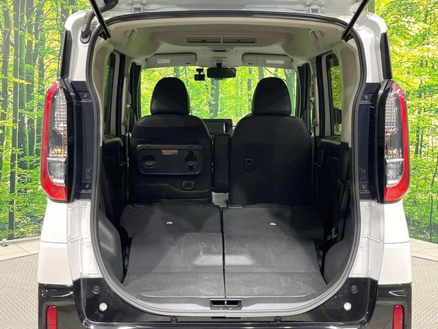 ���i�̂���������ʋ΁A���}���ɏ\���ȉ׎��X�y�[�X���m�ۂ��Ă���܂��B�Z�J���h�V�[�g��|���ƁA�傫�ȉו��̐ύڂ��\�ł���