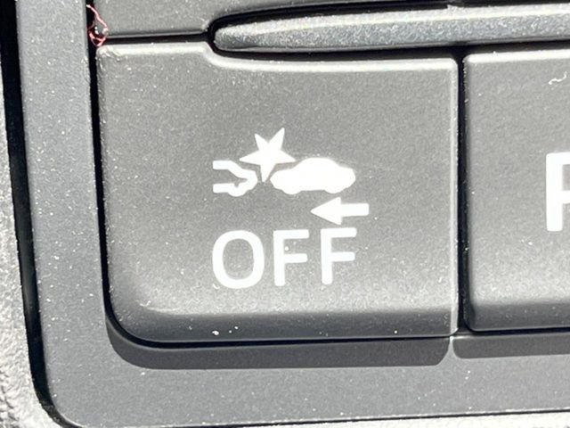 �yi-ACTIVESENSE�z���s���ɑO���̎ԗ�����F�����A�Փ˂������Ȏ��͌x��ƃu���[�L�ŏՓˉ���Ɣ�Q�y�����A�V�X�g�B�����S�Ƀh���C�u�����y���݂��������܂��B