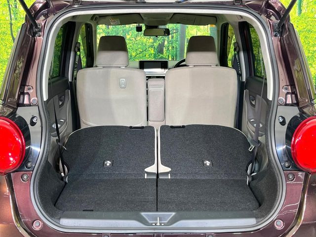 普段のお買い物や通勤、送迎等に十分な荷室スペースを確保しております。セカンドシートを倒すと、大きな荷物の積載も可能です♪