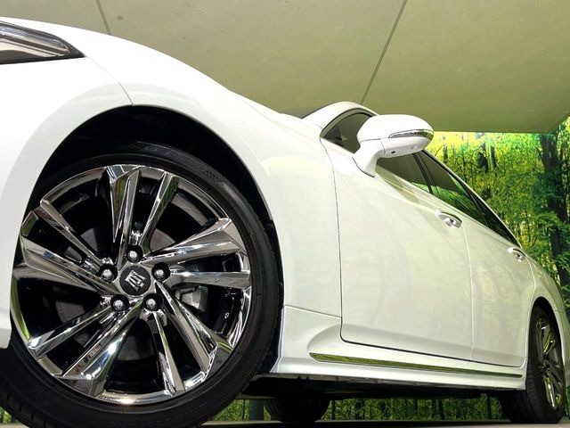 �y����18�C���`�A���~�z�C�[���z�O�ςɃ}�b�`���������A���~�z�C�[���𑕒����Ă���܂��B�e��ЊO�A���~�z�C�[����A�X�^�b�h���X�^�C�����戵�����Ă���܂��B���񂲑��k����������