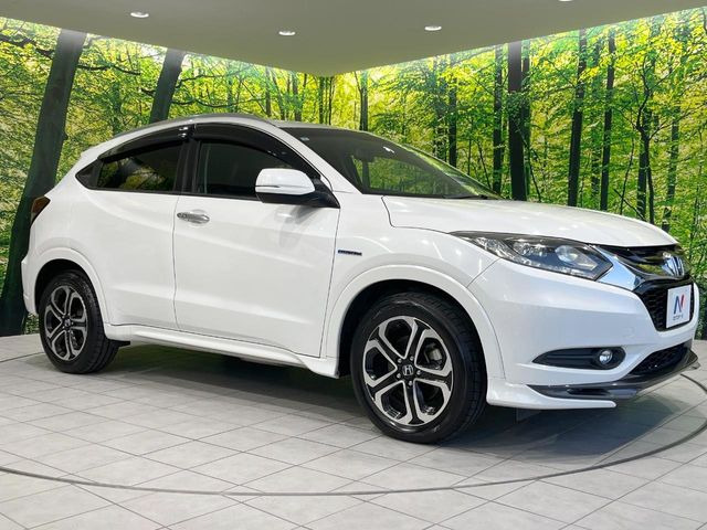 高透明度のガラス皮膜で撥水はもちろん、上質なツヤ・光沢を実現。紫外線や酸性雨から大切な愛車を保護し、色あせ・劣化を防止。「弾スプラッシュコート」、「弾プリミッサコート」からお選びいただけます。