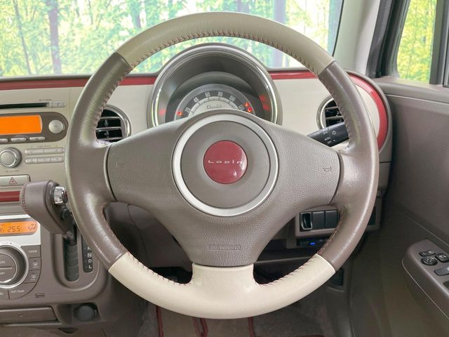 �y�����v�����X�e�A�����O�z�㎿�Ȋv���g�p���邱�ƂŁA��ɂ����������݂ƂĂ��^�]���₷���n���h���ł���