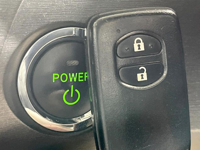 �y�X�}�[�g�L�[�z�J�o����|�P�b�g�ɓ��ꂽ�܂܂ł��h�A�̎{���E�������\�ȃX�}�[�g�L�[�𑕔��B�G���W���̃I���E�I�t�����J�M�����o���K�v����������Ƃ��Ă��֗��ł���