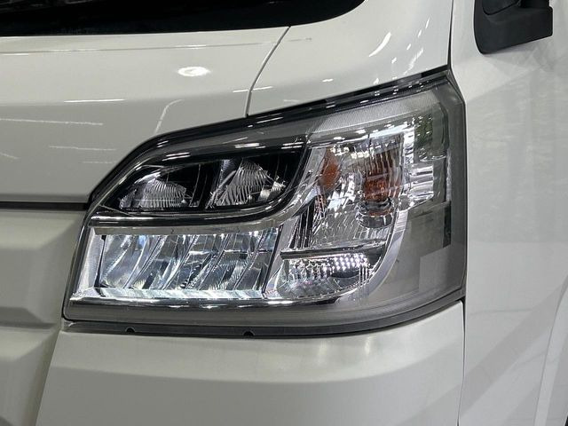 �yLED�w�b�h���C�g�z���V����ԑ��s�����ǍD�Ȏ��E���m�ۂ����S���ĉ^�]�ł��鍂�P�xLED�w�b�h���C�g�𑕔�!�_�����x�������A����d�͂��}�����Ă��܂��B