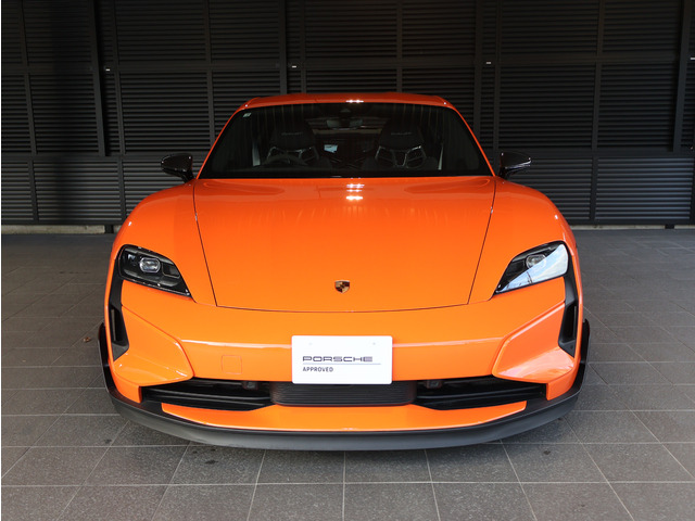 タイカンターボ GT ウィズ ヴァイザッハパッケージ 4WD