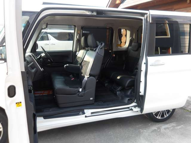 �����p���[�X���C�h�h�A�����ɋ������ԏ��肪�ǂ����Ă���Ƃ��ɕ֗��ł�!!�N�z�̕����炨�q�l�܂ŏ��~�肪�X���[�Y�ɍs���܂��B