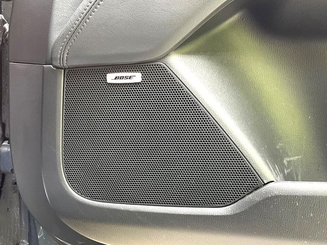 【BOSEサウンドシステム】高度なチューニング能力が搭載されており、高音質な音楽をお楽しみいただけます♪