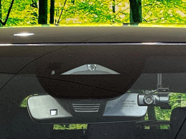 �yi-ACTIVESENSE�z���s���ɑO���̎ԗ�����F�����A�Փ˂������Ȏ��͌x��ƃu���[�L�ŏՓˉ���Ɣ�Q�y�����A�V�X�g�B�����S�Ƀh���C�u�����y���݂��������܂��B