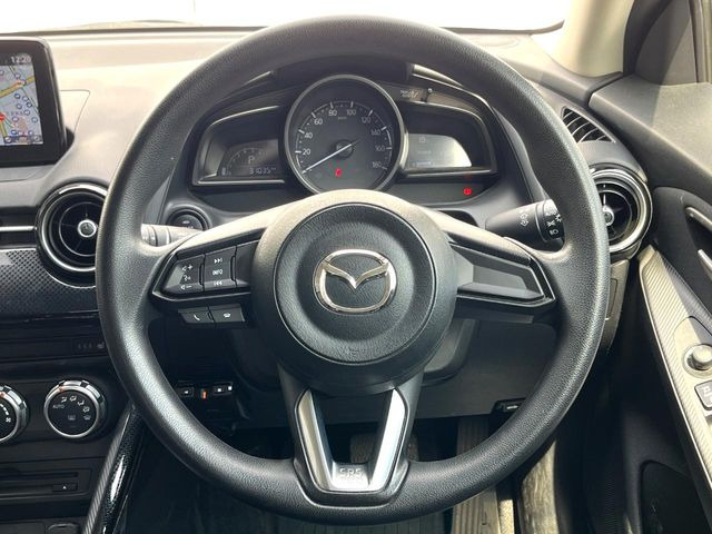 �y�X�e�A�����O�X�C�b�`�z�^�]���A�O������ڐ������炷���ƂȂ��A�I�[�f�B�I���̑��삪�\�ȕ֗��@�\!���S&���K�ȃh���C�u�����o���Ă���܂���