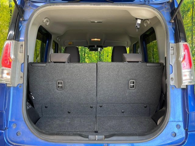 ���i�̂���������ʋ΁A���}���ɏ\���ȉ׎��X�y�[�X���m�ۂ��Ă���܂��B�Z�J���h�V�[�g��|���ƁA�傫�ȉו��̐ύڂ��\�ł���