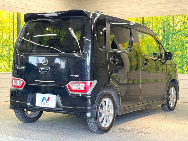 ��D�]�𒸂��Ă���܂��{�f�B�̒e�X�v���b�V���R�[�g���D�]��t���B�ʏ�̃K���X�R�[�g�ƈقȂ�A�ϋv�N��6�N�̖��@���K���X�R�[�e�B���O���A�{�f�B���L���C�ȏ�Ԃɕۂ��Ă���܂��B