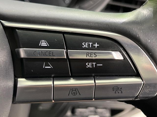 【マツダ・レーダークルーズコントロール】高速道路での長距離走行が楽に!自動で速度を保つクルーズコントロールが、衝突軽減システムと連携し、前方の車両を感知して車間を保つように速度調節してくれます!!