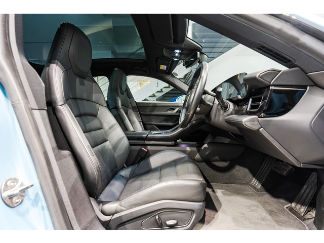 タイカン4S パフォーマンスバッテリー 4シート 4WD