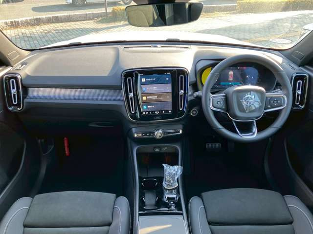 XC40ウルトラ B4 AWD ダークエディション 4WD