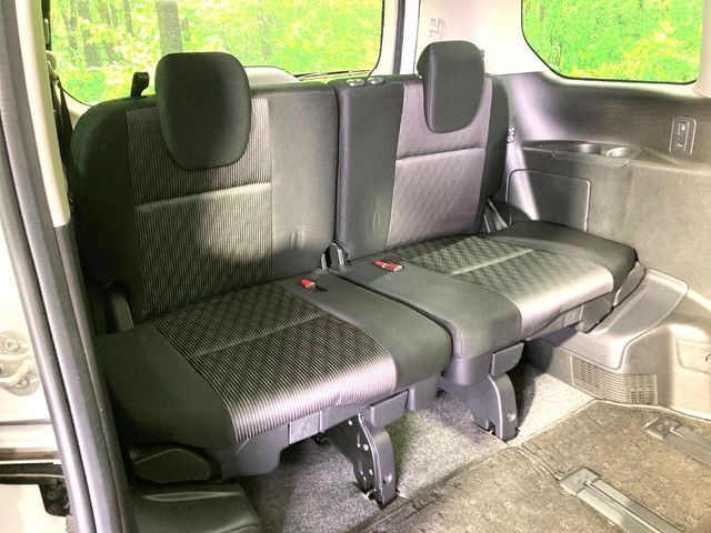 3列目シートはもちろん状態良好☆大人でもゆったりと座って頂けますので、大人数でのお出かけもラクラクです♪ご家族で、気の知れた仲間で、ドライブに行くのが楽しみですね♪