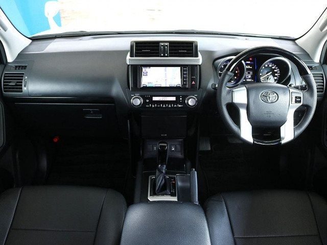 ランドクルーザープラド2.8 TX ディーゼル 4WD