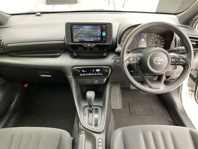 ヤリス1.5 ハイブリッド X E-Four 4WD