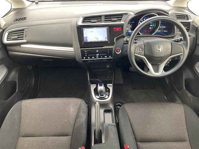 フィット1.5 ハイブリッド Fパッケージ コンフォートエディション