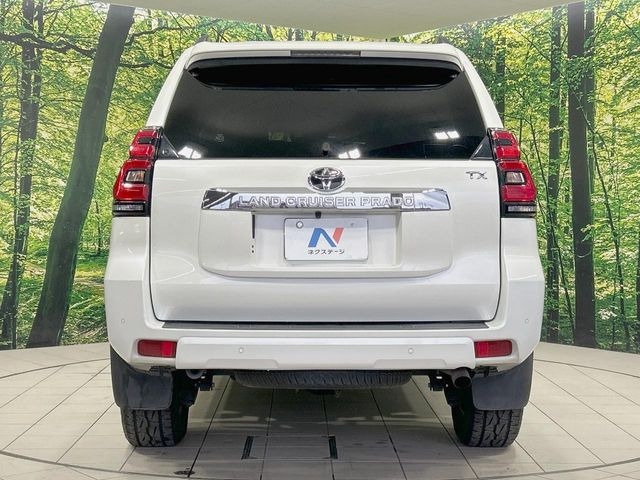 安心の最長10年・走行無制限保証(有償)をご用意。保証内容も充実はもちろん、無料点検&オイル交換や、年中無休の全国・24時間ロードサービスも付帯されておりますのでご安心下さい。