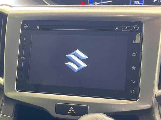 �y�����i�r�z�l�C�̏����i�r�𑕔����Ă���܂��B�i�r�̎g���₷���͂������A�I�[�f�B�I�@�\���[��!�L�����v�◷�s�͂������A�ʋ΂┃�����ȂǕ��i�̃h���C�u���y�����Ȃ�͂���