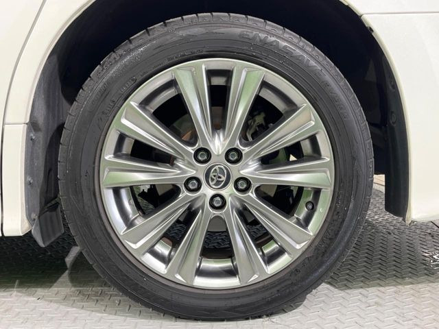 �y����18�C���`�A���~�z�C�[���z�O�ςɃ}�b�`���������A���~�z�C�[���𑕒����Ă���܂��B�e��ЊO�A���~�z�C�[����A�X�^�b�h���X�^�C�����戵�����Ă���܂��B���񂲑��k����������