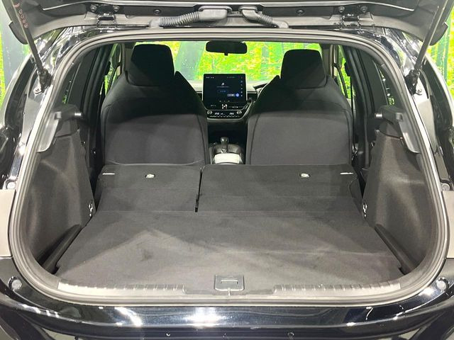 ���i�̂���������ʋ΁A���}���ɏ\���ȉ׎��X�y�[�X���m�ۂ��Ă���܂��B�Z�J���h�V�[�g��|���ƁA�傫�ȉו��̐ύڂ��\�ł���