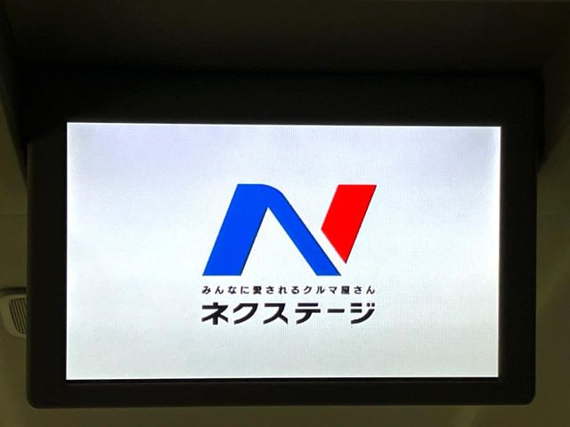 【フリップダウンモニター】大画面モニターで後席でもエンタメをお楽しみいただけます。小さなお子様にも大人気の装備です♪