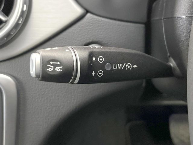 ���f�B�X�g���j�b�N�v���X:�s�s�A�x�O�A�������H�Ȃǂ̑��s���ɁA�X�e���I�}���`�p�[�p�X�J�����ƃ��[�_�[�Z���T�[�ɂ��A�O���Ԃ�F�����đ��x�ɉ������Ԋԋ������ێ����鎟����̃N���R��!